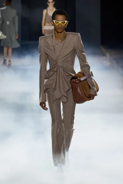 Look 23